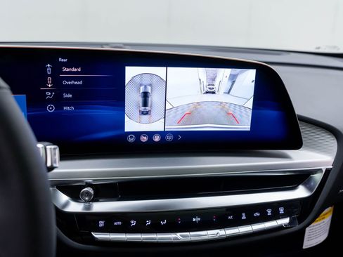 New 2026 Cadillac Lyriq Luxury RWD image 24