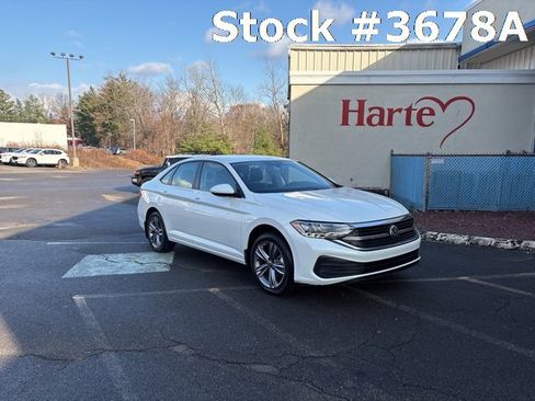 Certified 2023 Volkswagen Jetta SE image 1