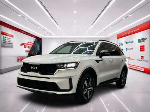 Used 2022 Kia Sorento S FWD image 3