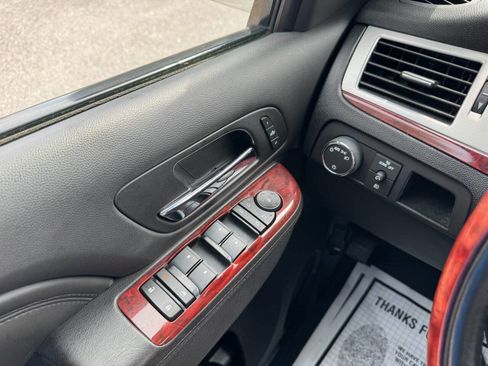 Used 2012 Cadillac Escalade Luxury image 52