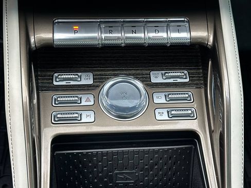 Used 2024 Lincoln Nautilus Black Label AWD/4WD image 32