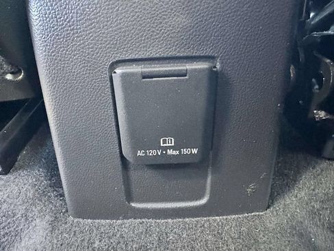 Used 2022 Chevrolet Trax LT w/ LT Convenience Package AWD/4WD image 14