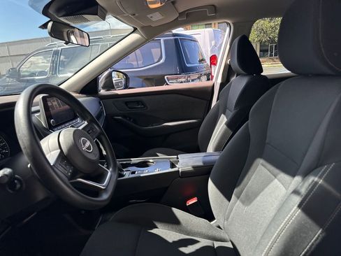 Used 2023 Nissan Rogue S FWD image 13