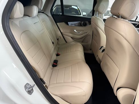 Used 2018 Mercedes-Benz GLC 300 4MATIC image 21