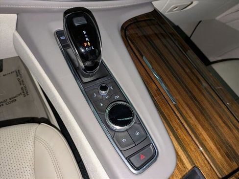 Used 2023 Cadillac Escalade ESV Premium Luxury Platinum image 13