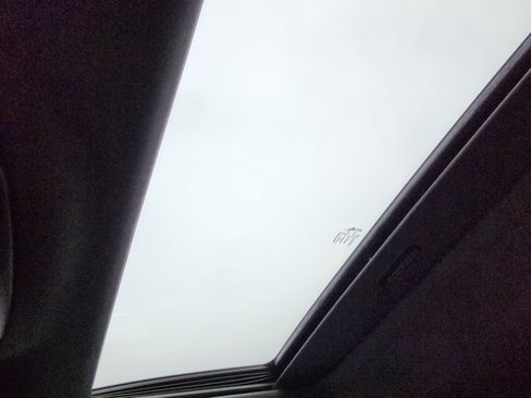 Used 2016 Jeep Grand Cherokee Limited image 2