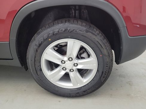 Used 2020 Chevrolet Trax LT w/ LT Convenience Package AWD/4WD image 31