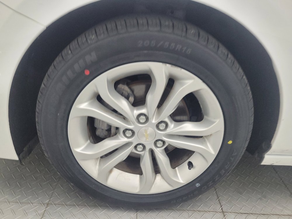 Used 2019 Chevrolet Cruze LS w/ LS Convenience Package FWD image 31