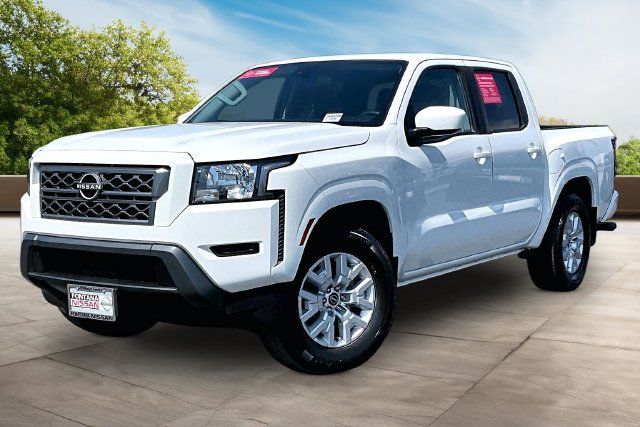 Certified 2023 Nissan Frontier SV w/ Tow Package RWD image 3