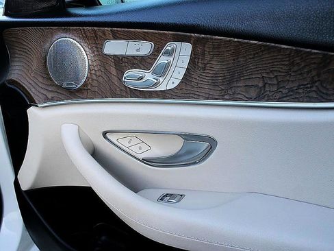 Used 2018 Mercedes-Benz E 300 image 25