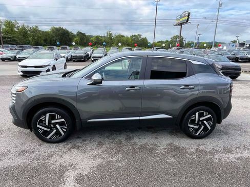Used 2025 Nissan Kicks SV FWD image 28