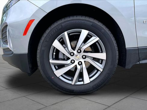 Used 2023 Chevrolet Equinox LT FWD image 10