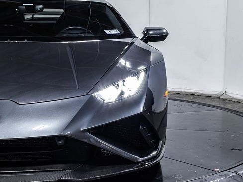 Used 2022 Lamborghini Huracan EVO image 21
