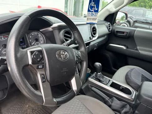 Used 2022 Toyota Tacoma SR5 AWD/4WD image 6