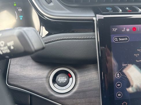 Used 2023 Jeep Grand Cherokee 4WD 4xe image 34