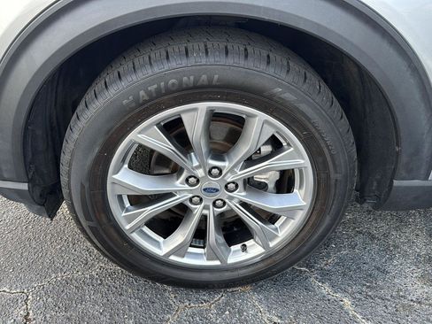 Used 2022 Ford Explorer Limited image 30