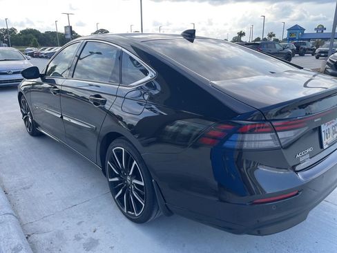 Used 2023 Honda Accord Touring image 6