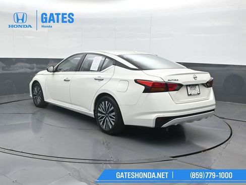 Used 2025 Nissan Altima 2.5 SV FWD image 8