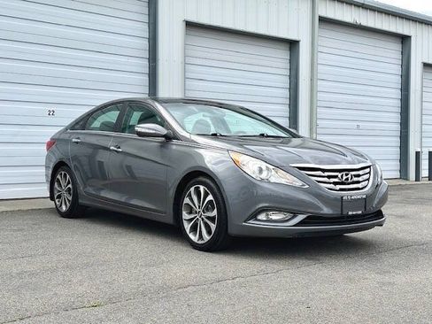 Used 2013 Hyundai Sonata Limited w/ Premium Pkg FWD image 3