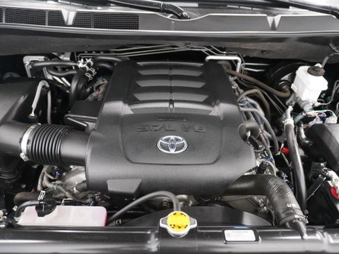 Used 2013 Toyota Sequoia Platinum image 39