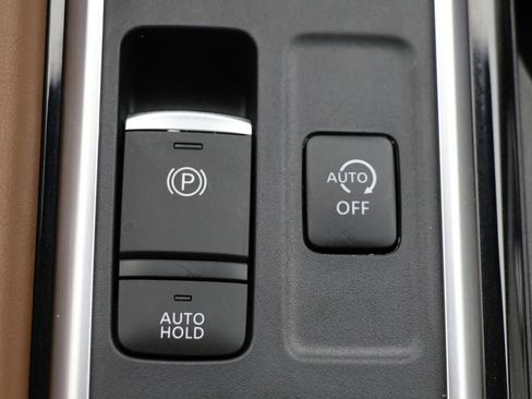 Used 2024 Nissan Pathfinder Platinum image 29