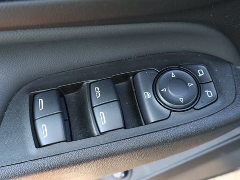 Used 2024 Chevrolet Equinox LT FWD image 15