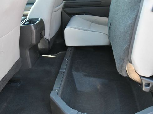 Used 2024 Toyota Tacoma SR5 AWD/4WD image 38