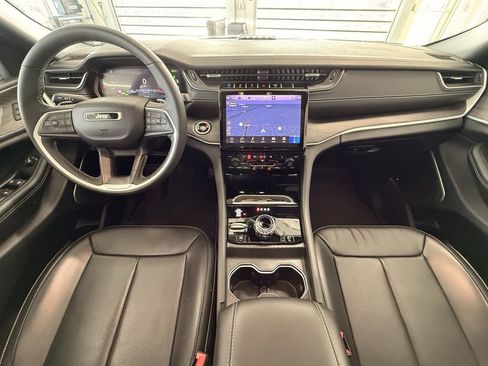 Used 2024 Jeep Grand Cherokee Limited 4xe w/ Luxury Tech Group II image 30