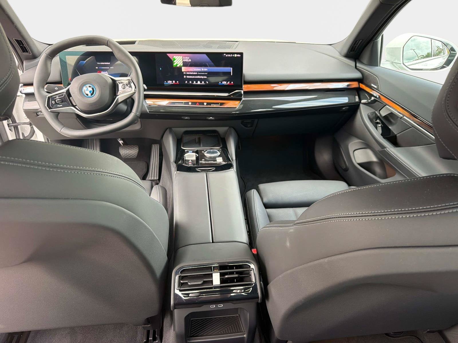 Used 2026 BMW i5 eDrive40 w/ Premium Package RWD image 16