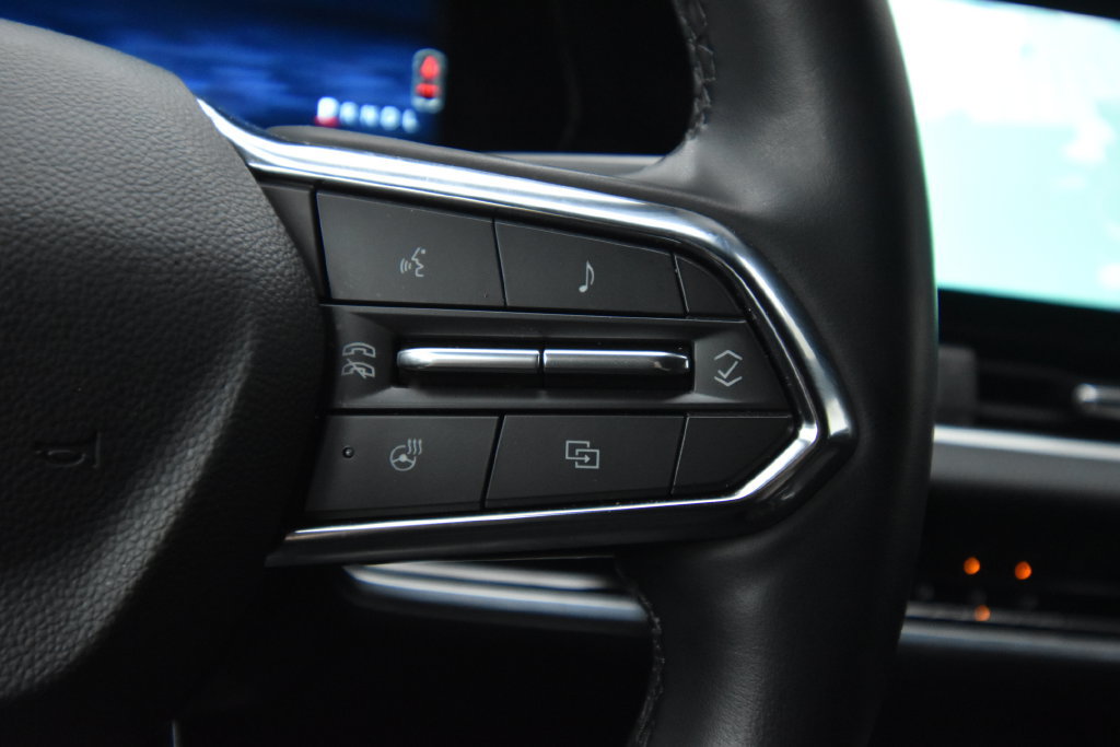 Used 2026 Chevrolet Equinox LT FWD image 28
