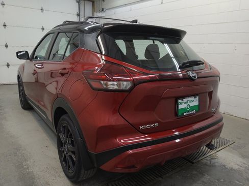 Used 2022 Nissan Kicks SR w/ Interior Electronics Package FWD image 5