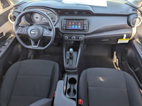 New 2025 Nissan Kicks Play S image 18
