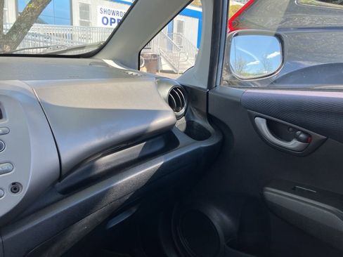 Used 2011 Honda Fit Sport image 15