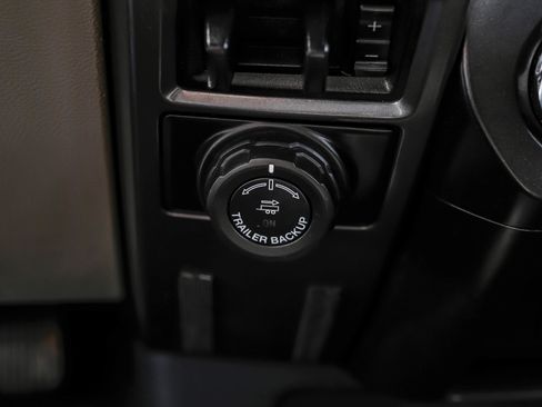 Used 2022 Ford F450 XLT w/ Camper Package AWD/4WD image 18