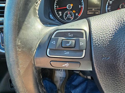 Used 2015 Volkswagen Passat TDI SE image 40