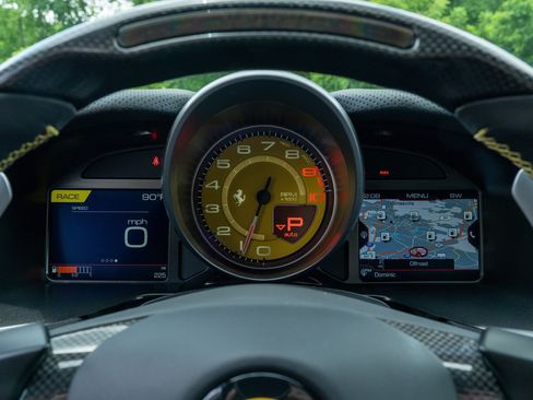 Used 2019 Ferrari 812 Superfast RWD image 39