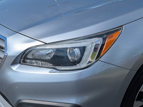 Used 2017 Subaru Outback 2.5i Limited AWD/4WD image 16