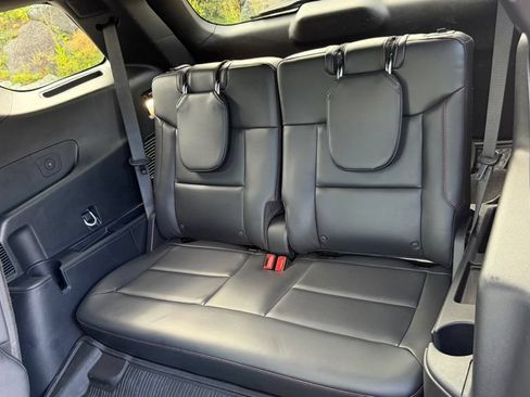 Used 2025 Ford Explorer ST AWD/4WD image 21