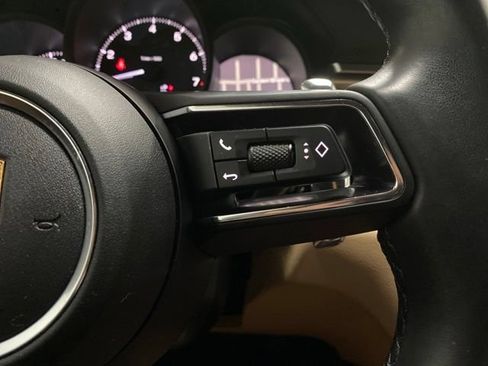 Used 2023 Porsche Macan Turbo AWD/4WD image 40