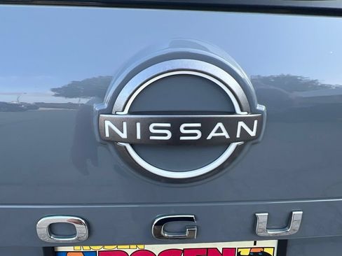 Certified 2023 Nissan Rogue Platinum w/ Platinum Premium Package AWD/4WD image 35