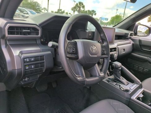 Certified 2024 Toyota Tacoma SR5 AWD/4WD image 10