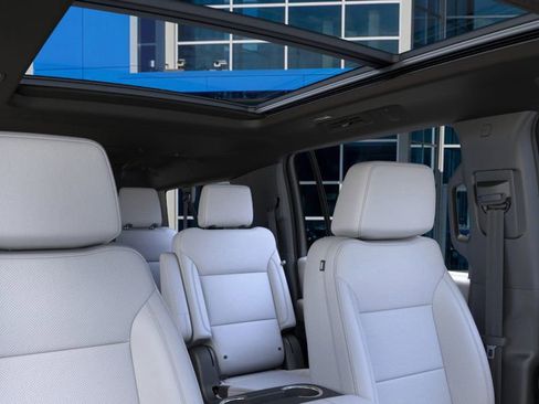 New 2025 Chevrolet Suburban Premier w/ Sun And Tow Package image 28