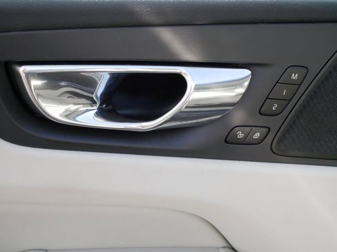 Used 2019 Volvo XC60 T8 Inscription w/ Advanced Package AWD/4WD image 19