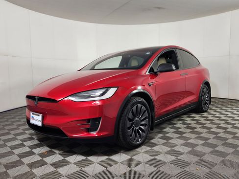 Used 2016 Tesla Model X image 3