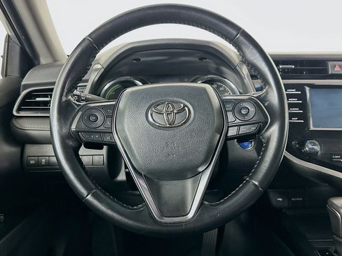 Used 2020 Toyota Camry SE FWD image 17