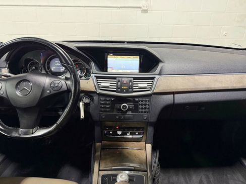 Used 2010 Mercedes-Benz E 350 4MATIC Sedan image 18