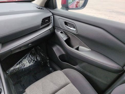 Certified 2026 Nissan Rogue SV FWD image 17