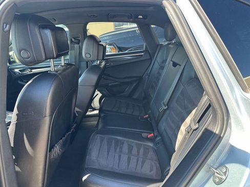 Used 2021 Porsche Macan image 9