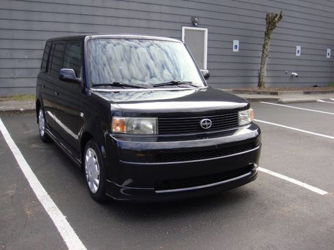 Used 2006 Scion xB FWD image 3