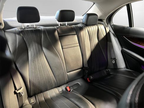 Used 2017 Mercedes-Benz E 300 4MATIC image 20
